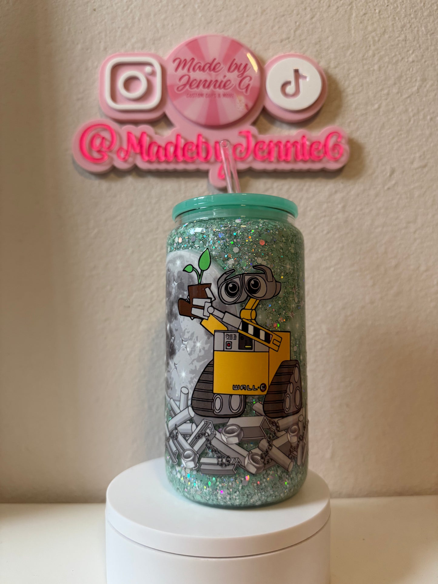 WALL-E 16oz Glass Snowglobe Cup